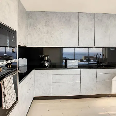 Francelho 1 By Lovelystay